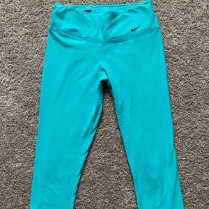 Aqua blue Nike cropped leggings